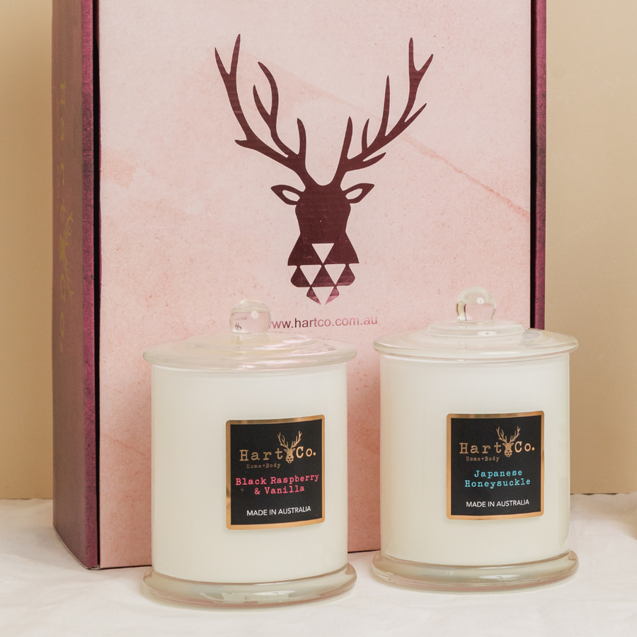 Gift Box: 2 Large Candles & Dried Floral Bouquet