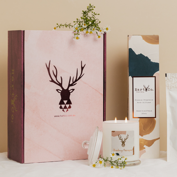 Gift Box: Candle, Diffuser & Bouquet